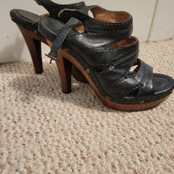 Frye Black Women's Dara Campus Stitch Sandals - Picture 3 of 6